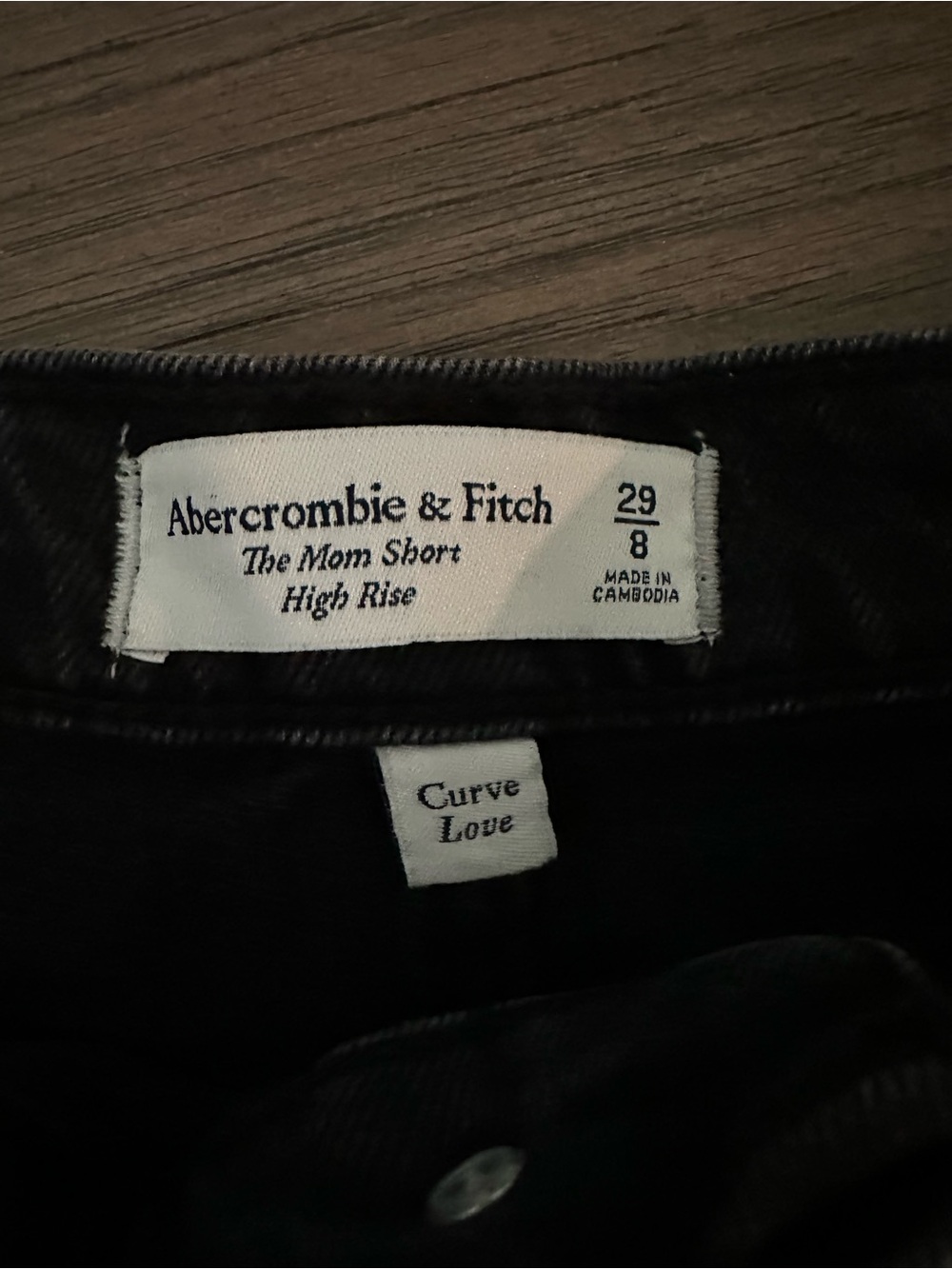 Abercrombie & Fitch Black High-Rise The Mom Short - Picture 3 of 3